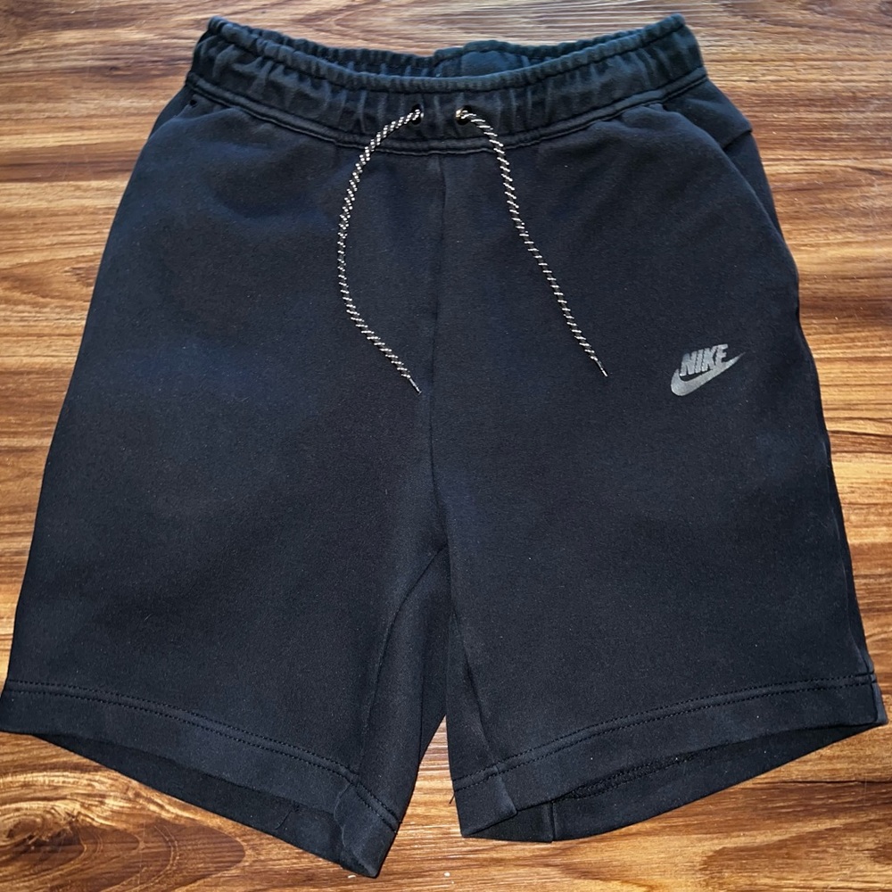 Nike Tech Shorts Size Medium